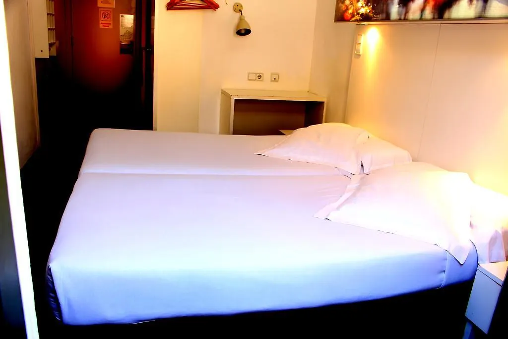 Raval Botella Private Rooms Barcelona Hiszpania